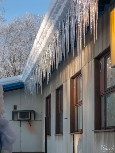 Jääpuikot katolla, Ice damage